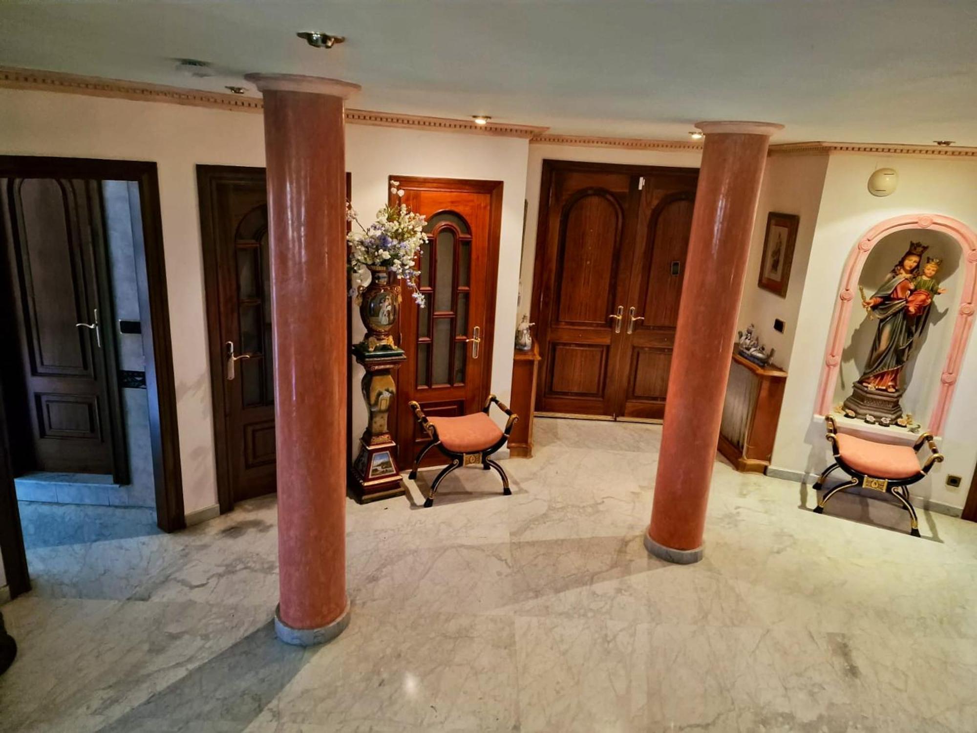 Holiday home Spacious House With Pool And Garden In Congosto