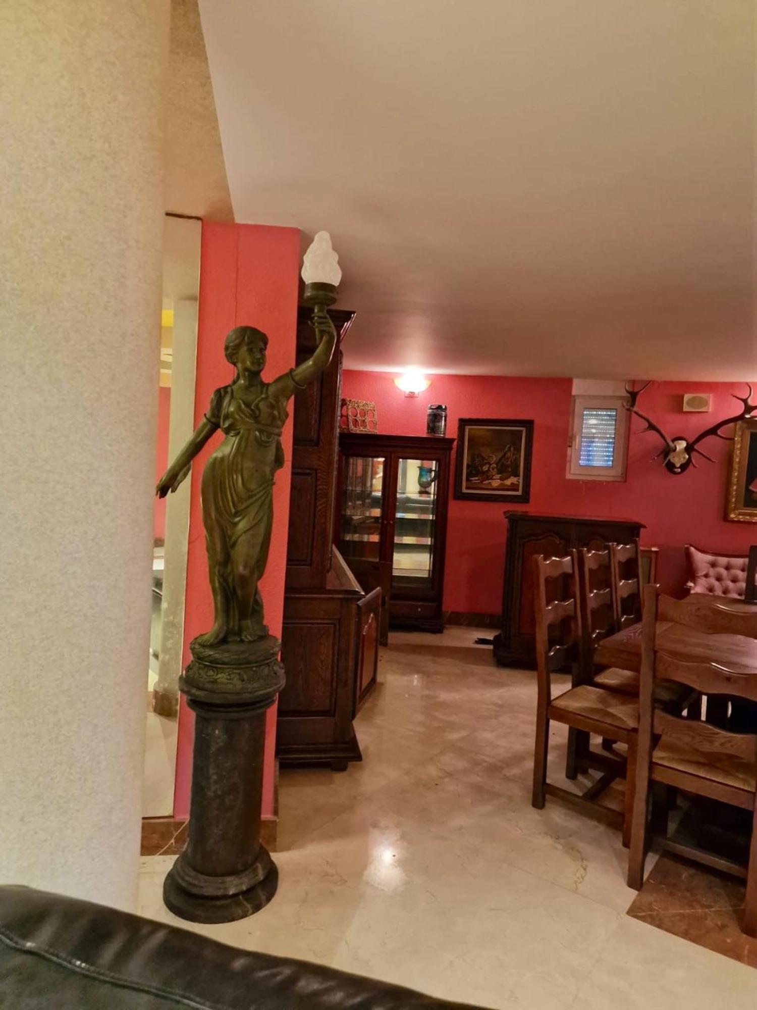 Spacious House With Pool And Garden In Congosto Holiday home