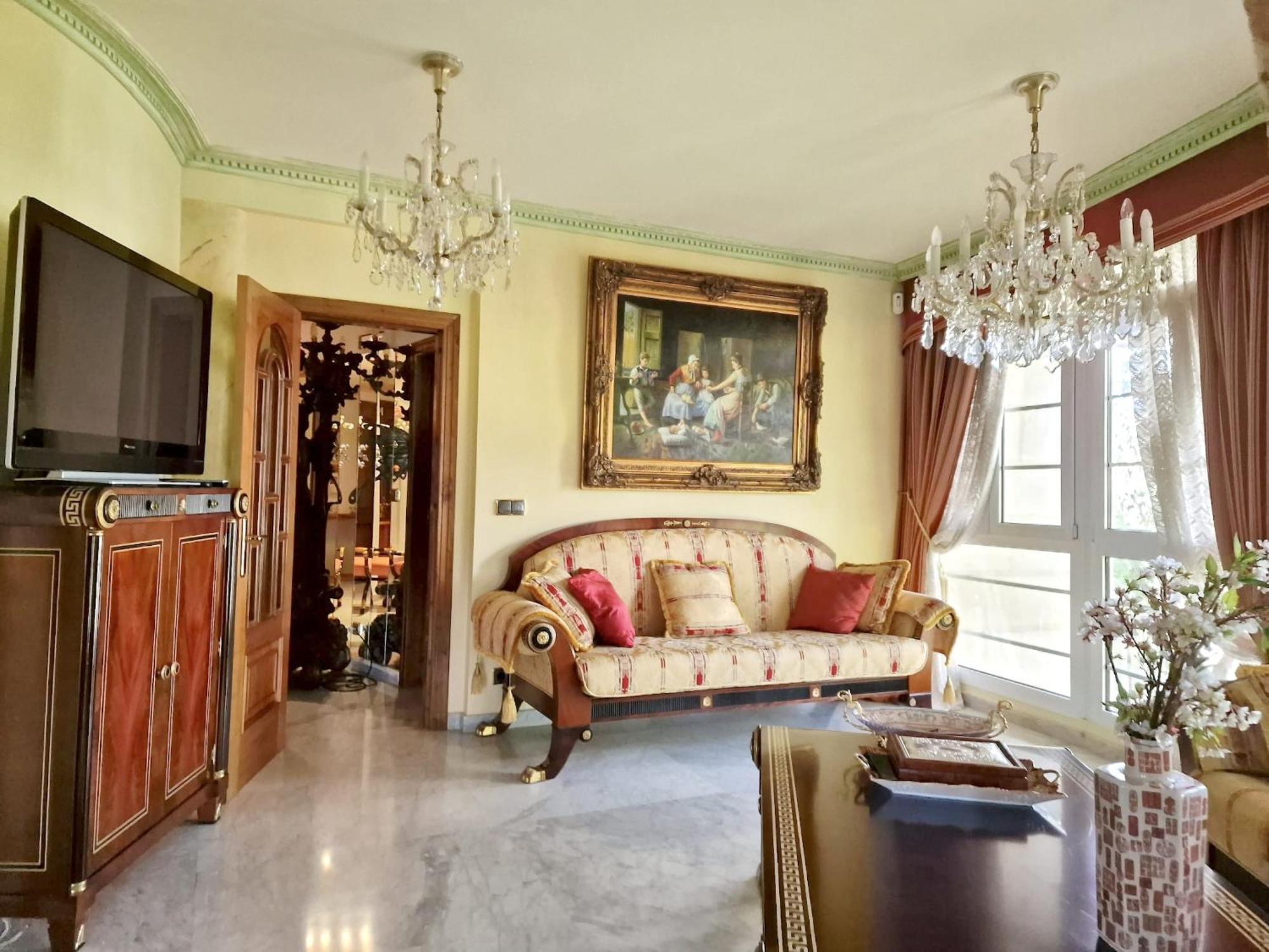 Spacious House With Pool And Garden In Congosto Сasa de vacaciones